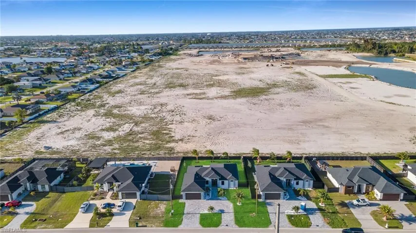 1049 Embers Pkwy W, Cape Coral, Florida 33993