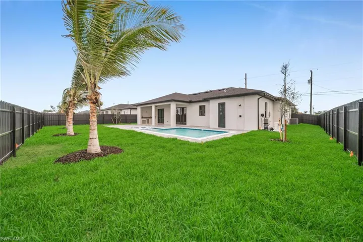 1049 Embers Pkwy W, Cape Coral, Florida 33993
