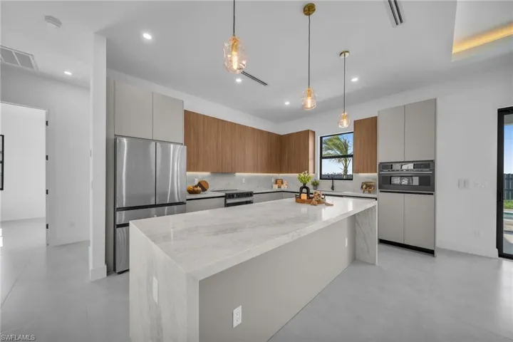 1049  Embers W PKWY, Cape Coral, FL 33993