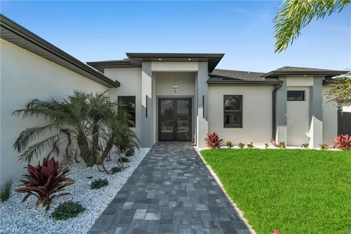 1049  Embers W PKWY, Cape Coral, FL 33993