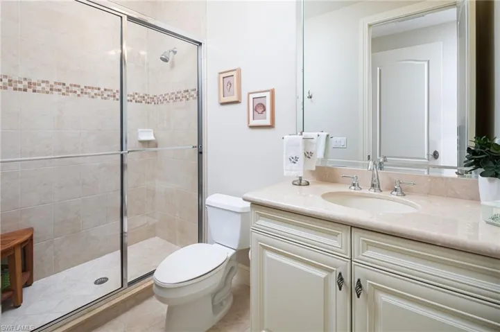 580  Avellino Isles  CIR, Naples, FL 34119