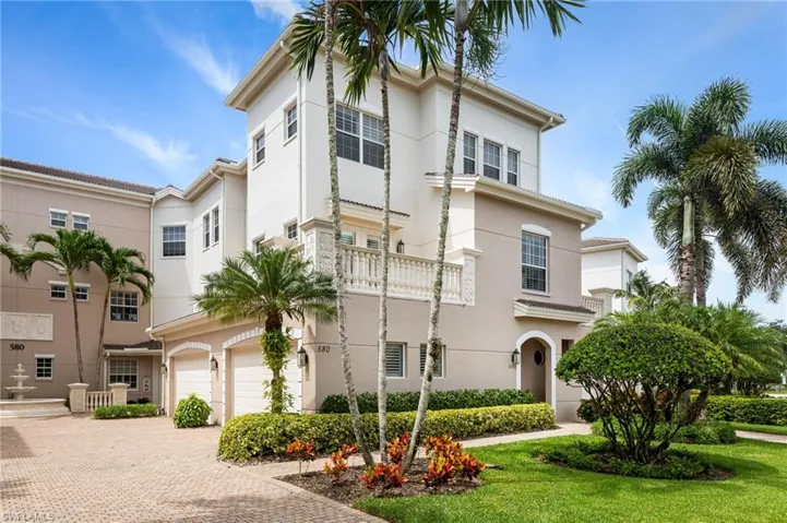 580  Avellino Isles  CIR, Naples, FL 34119