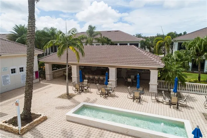 580  Avellino Isles  CIR, Naples, FL 34119