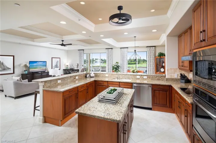 580  Avellino Isles  CIR, Naples, FL 34119