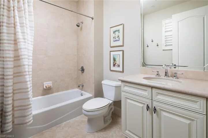 580  Avellino Isles  CIR, Naples, FL 34119