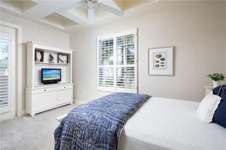 580  Avellino Isles  CIR, Naples, FL 34119