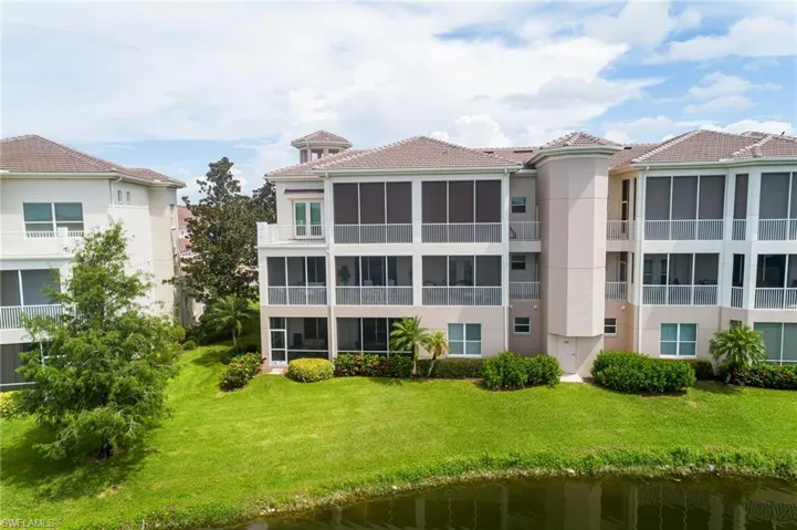 580  Avellino Isles  CIR, Naples, FL 34119