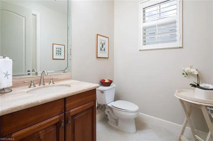580  Avellino Isles  CIR, Naples, FL 34119