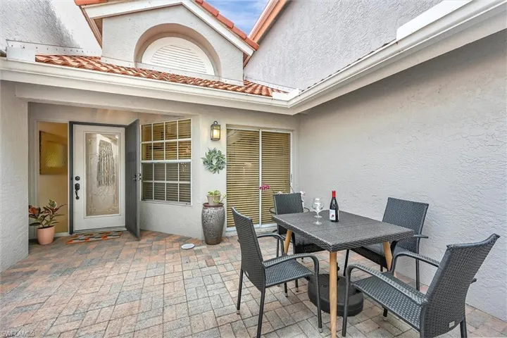 1744  San Bernadino  WAY, Naples, FL 34109