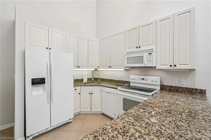 4337 Covey Cir 9c, Naples, Florida 34109
