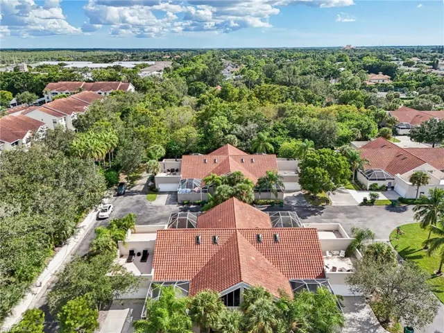 4337 Covey Cir 9c, Naples, Florida 34109