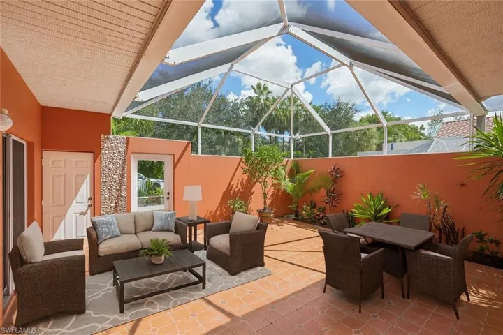 4337 Covey Cir 9c, Naples, Florida 34109