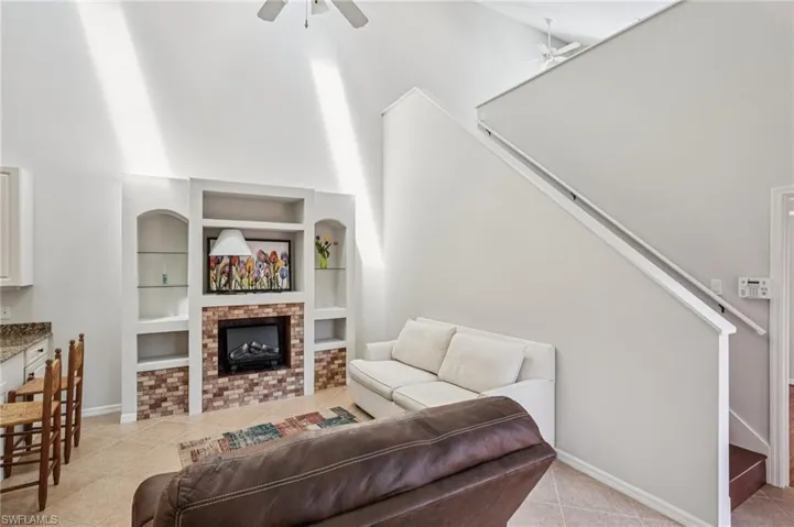 4337 Covey Cir 9c, Naples, Florida 34109