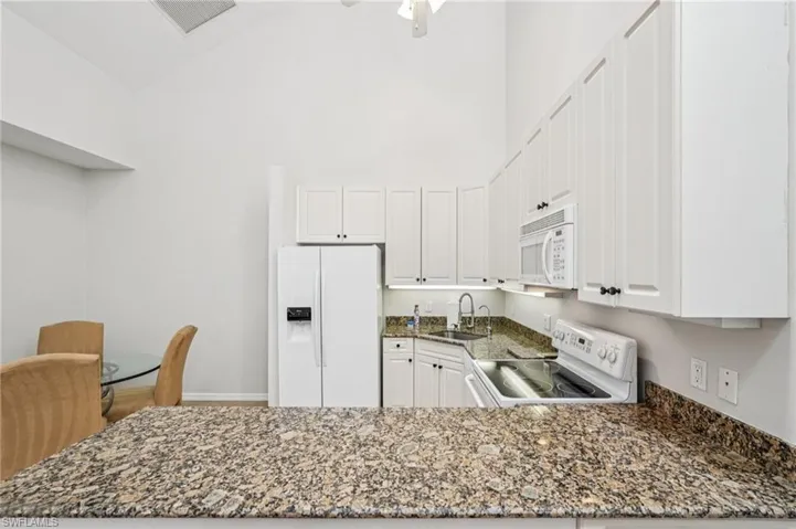 4337 Covey Cir 9c, Naples, Florida 34109