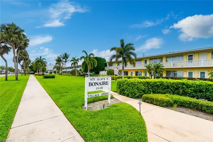 473  12th S AVE, Naples, FL 34102