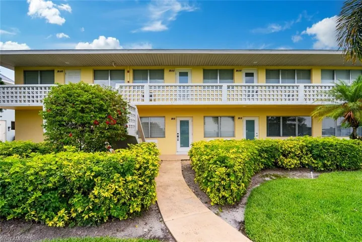 473  12th S AVE, Naples, FL 34102