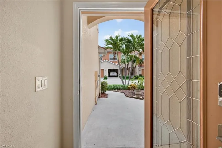 10285 Via Colomba Cir, Fort Myers, Florida 33966