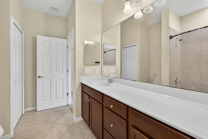 10285 Via Colomba Cir, Fort Myers, Florida 33966