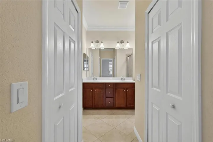 10285 Via Colomba Cir, Fort Myers, Florida 33966