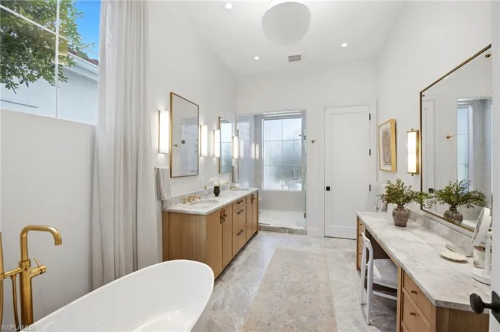 2614 L Ermitage Ln, Naples, Florida 34105