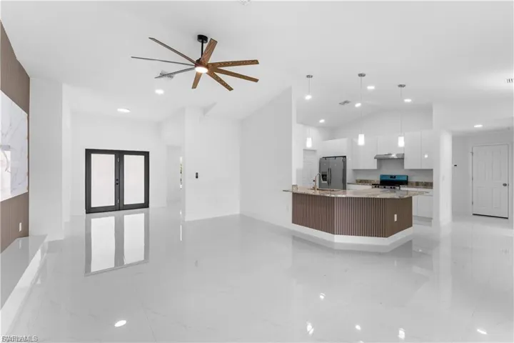 3700 10th St W, Lehigh Acres, Florida 33971