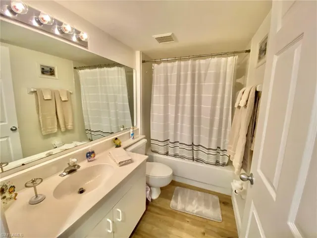 290  Naples Cove  DR, Naples, FL 34110