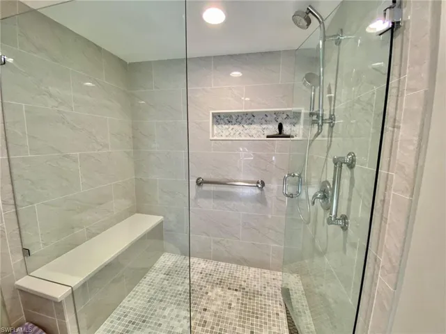 290  Naples Cove  DR, Naples, FL 34110