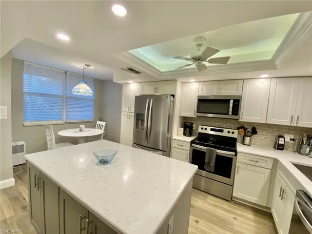 290  Naples Cove  DR, Naples, FL 34110