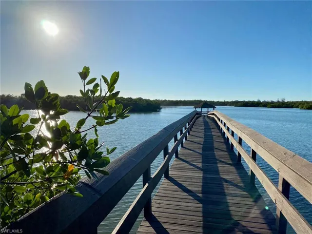 290  Naples Cove  DR, Naples, FL 34110