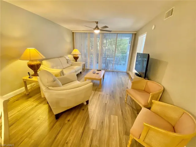 290  Naples Cove  DR, Naples, FL 34110