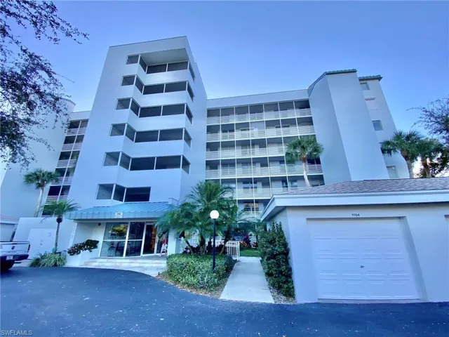 290  Naples Cove  DR, Naples, FL 34110