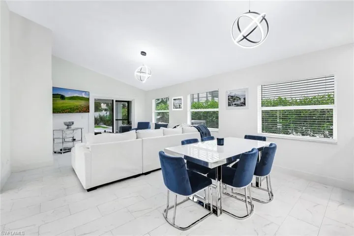 596 105th Ave N, Naples, Florida 34108