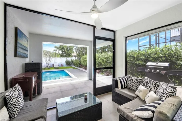 596 105th Ave N, Naples, Florida 34108