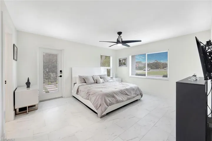 596 105th Ave N, Naples, Florida 34108