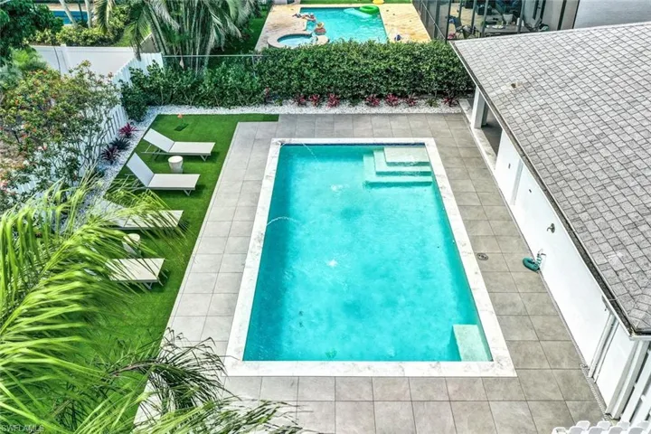 596 105th Ave N, Naples, Florida 34108