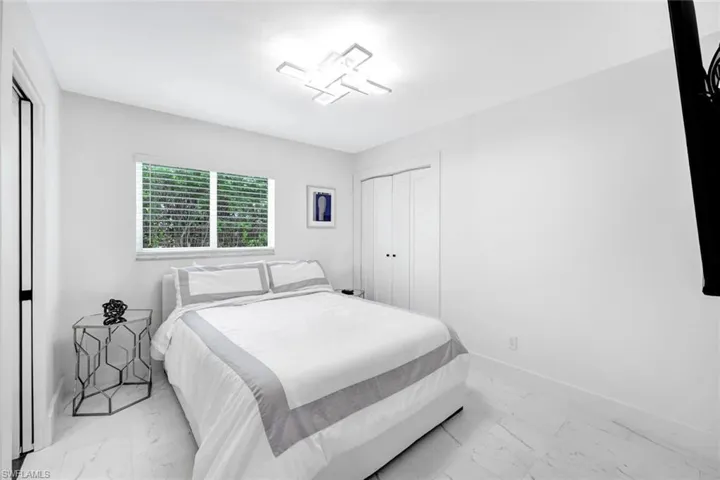 596 105th Ave N, Naples, Florida 34108