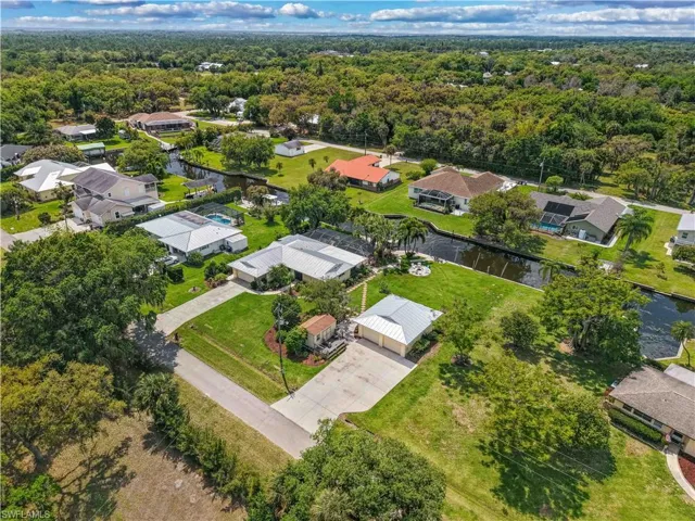 1910 Oak Dr, Alva, Florida 33920