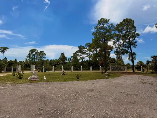 1510 Dove Tree St, Naples, Florida 34117