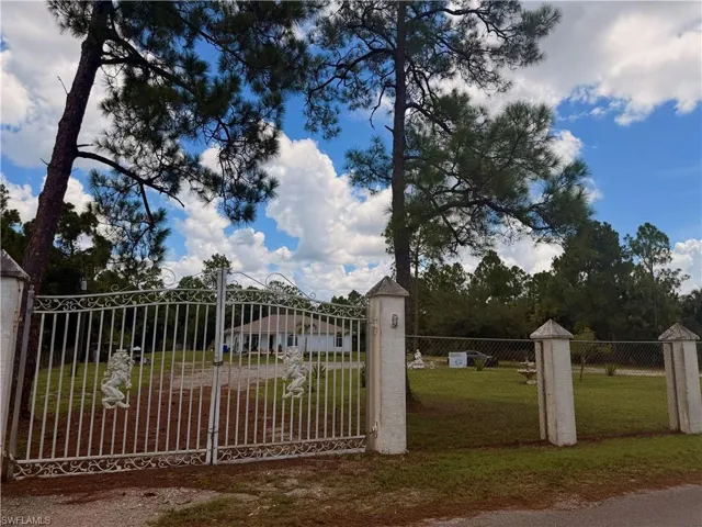 1510 Dove Tree St, Naples, Florida 34117