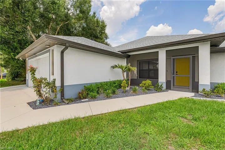 1012 Calvin Ave, Lehigh Acres, Florida 33972