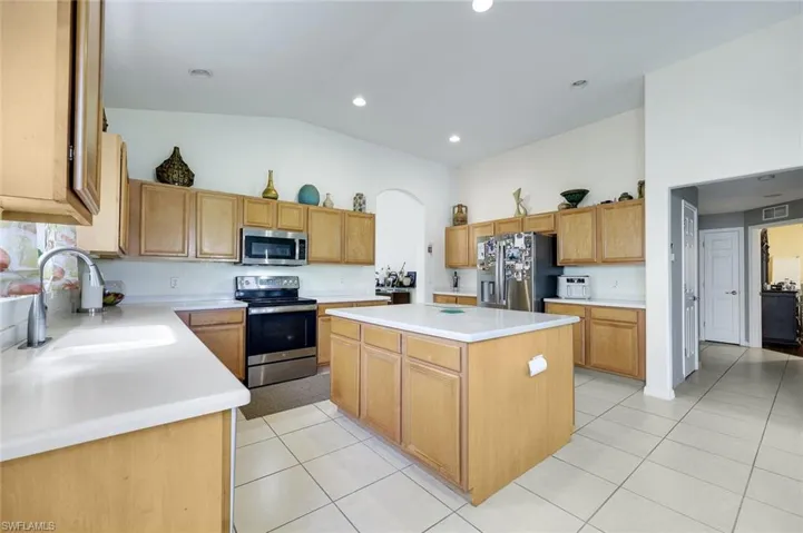 2010 Fairmont Ln, Naples, Florida 34120
