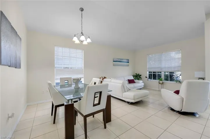 2010 Fairmont Ln, Naples, Florida 34120