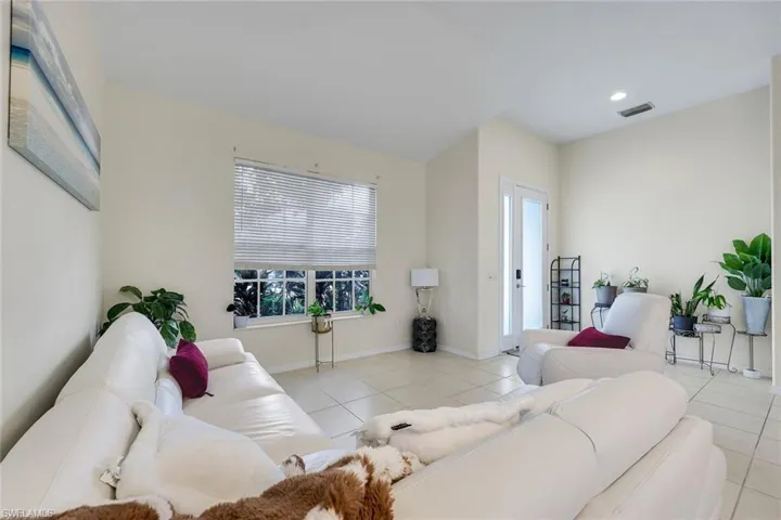 2010 Fairmont Ln, Naples, Florida 34120