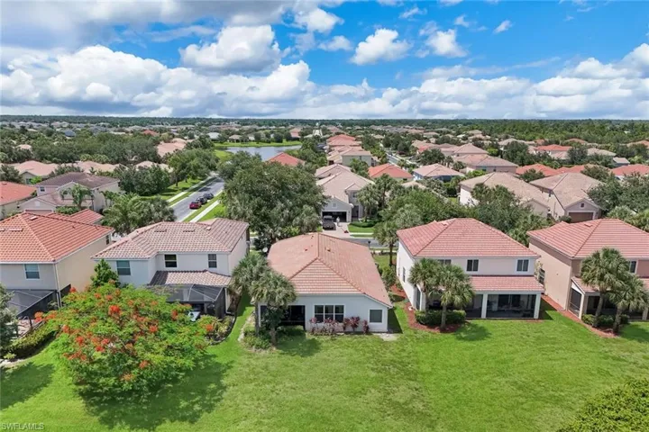 2010 Fairmont Ln, Naples, Florida 34120