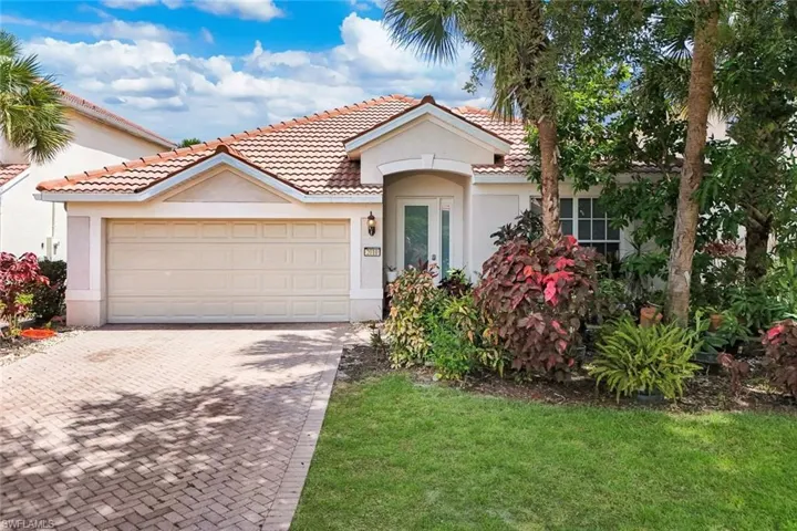 2010 Fairmont Ln, Naples, Florida 34120