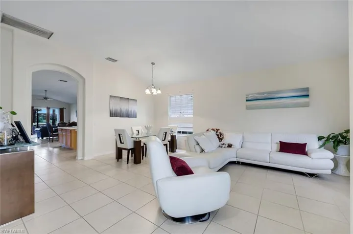 2010 Fairmont Ln, Naples, Florida 34120