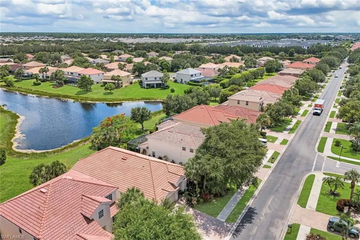 2010 Fairmont Ln, Naples, Florida 34120