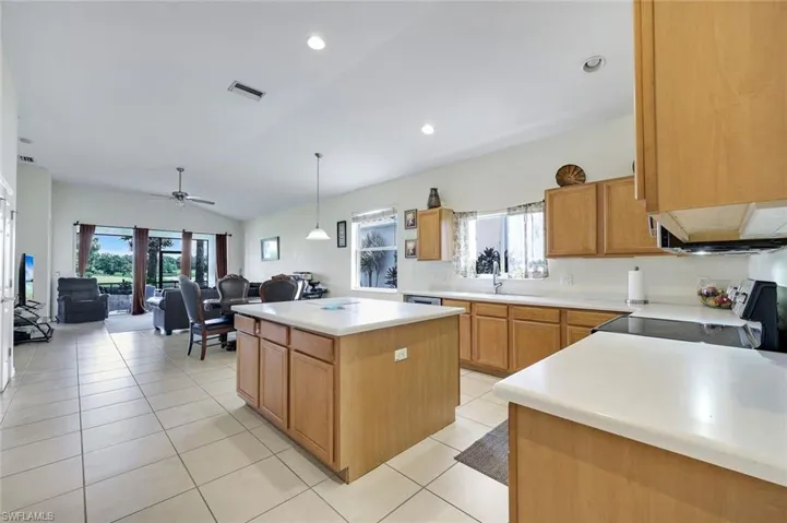 2010 Fairmont Ln, Naples, Florida 34120