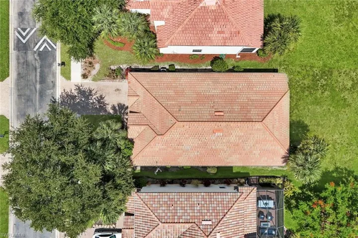 2010 Fairmont Ln, Naples, Florida 34120