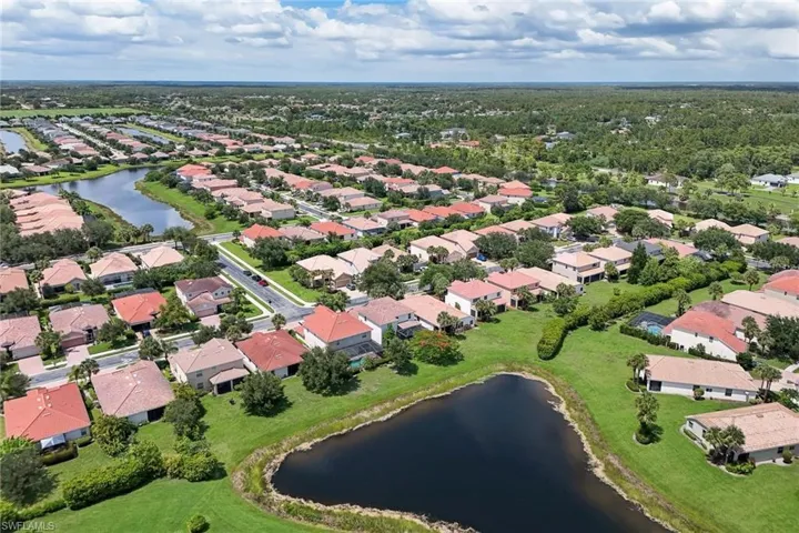 2010 Fairmont Ln, Naples, Florida 34120